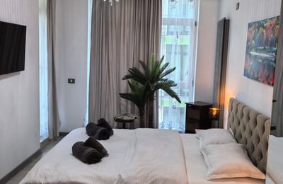 Аренда комфортных 3-комнатных апартаментов с видом на море, 89 м², в районе Мамая, Констанца, Румыния